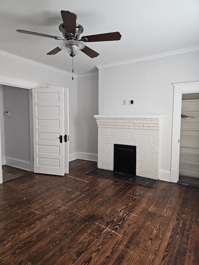 Building Photo - 920 N Church St