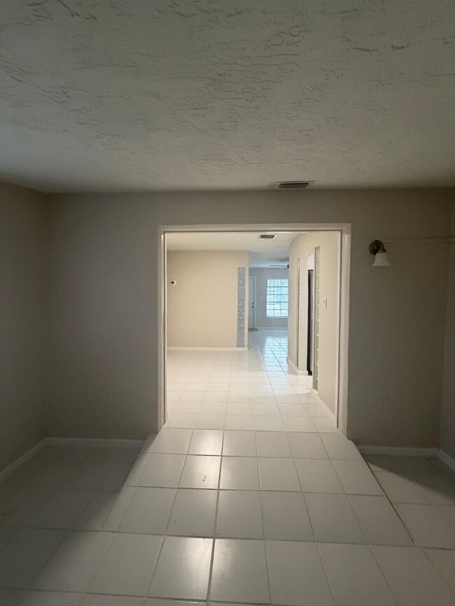 Building Photo - 3391 NW 18th Pl