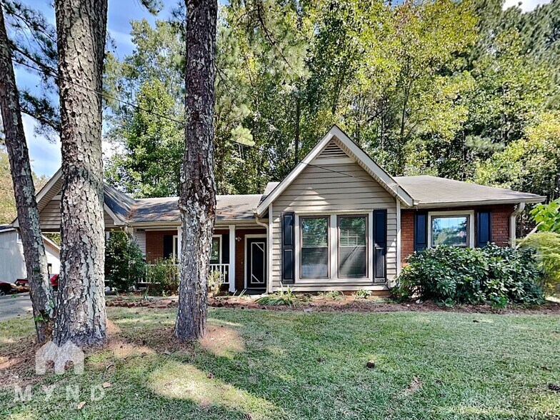 Primary Photo - 264 Fennel Wy SW
