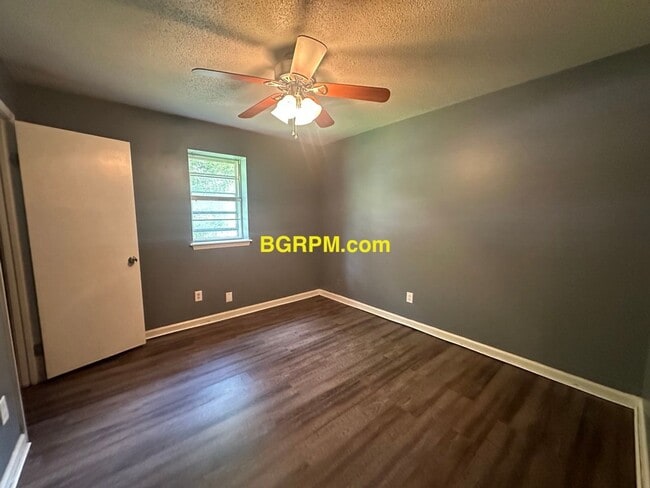 Building Photo - 3 BD, 1 BA, home in Cabot