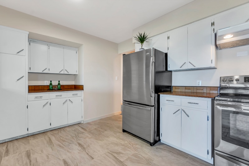 Building Photo - 3720 W Grandview Ave