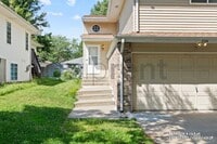 Building Photo - 724 W Belmont Ave