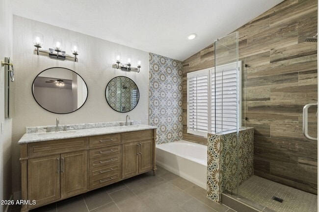 Building Photo - 1883 W Falcon Dr