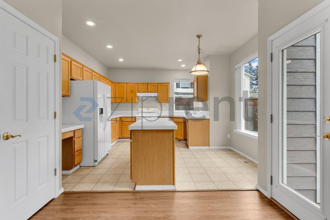 Building Photo - 21312 Redtop Terrace