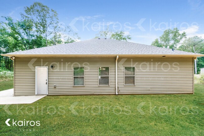Building Photo - 11671 Woodland Lake Rd.
