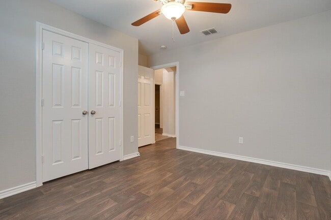 Building Photo - Great 3 Bedroom, 2 Bath, Brick Home in Great Neighborhood- White Settlement ISD- 76108