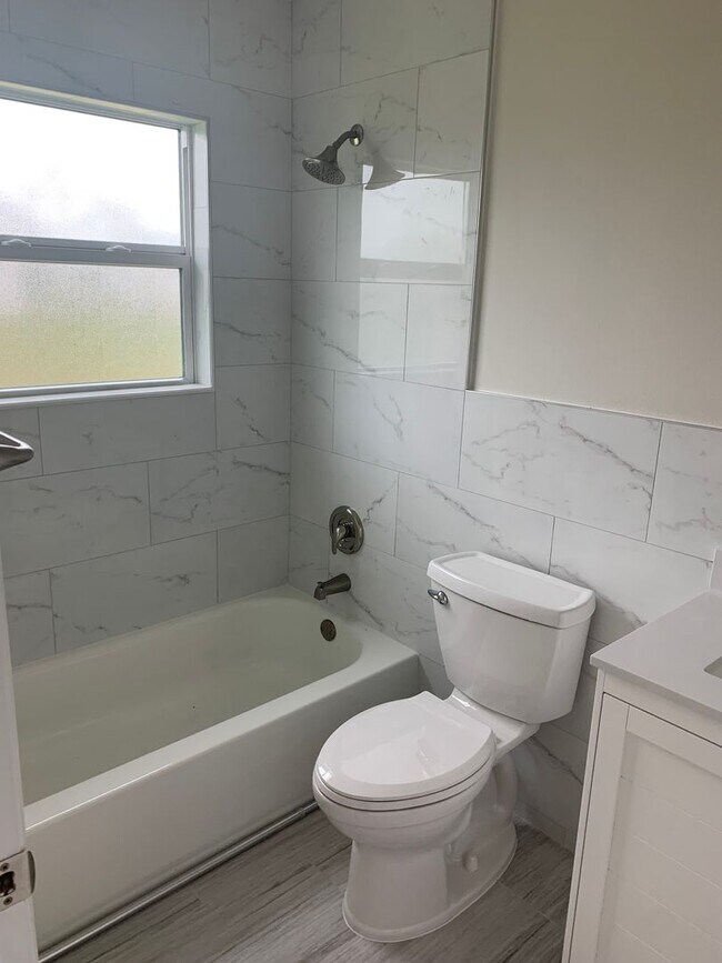 Building Photo - Beautiful  3 / 2  rental home