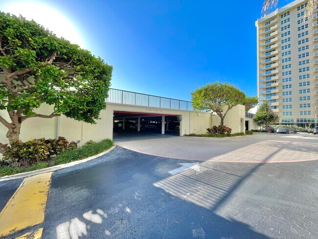 Building Photo - 5420 N Ocean Dr