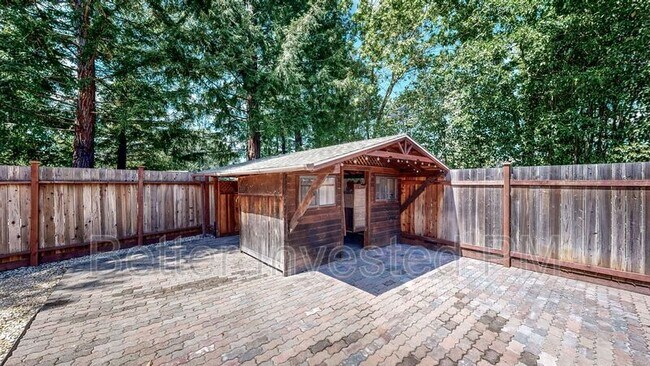 Building Photo - 106 Lafayette Dr