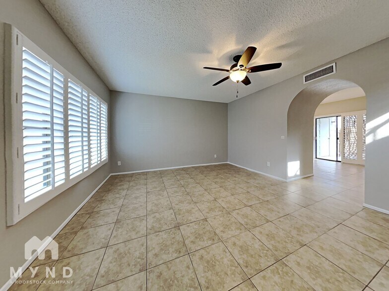 Building Photo - 7801 N 44th Dr