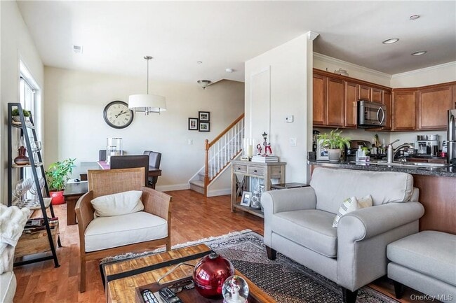 Building Photo - 297 W Post Rd