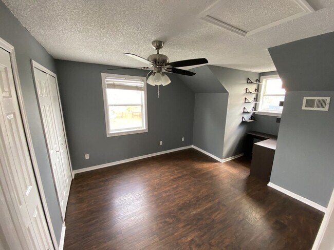 Building Photo - Davenport 3 Bedroom 2 Bathroom Corner Lot!!!