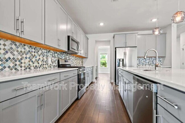 Building Photo - 165 Rowans Creek Dr