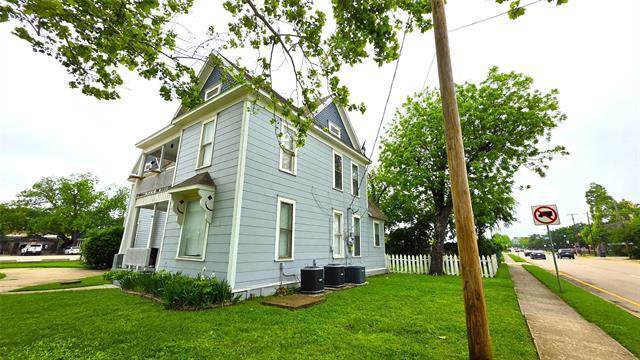 Building Photo - 145 N Kealy Ave