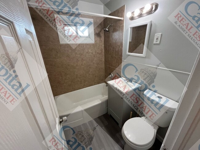 Building Photo - Charming 2 Bedroom w/ Move in Special