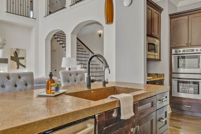 Building Photo - 1127 Glendale Ln