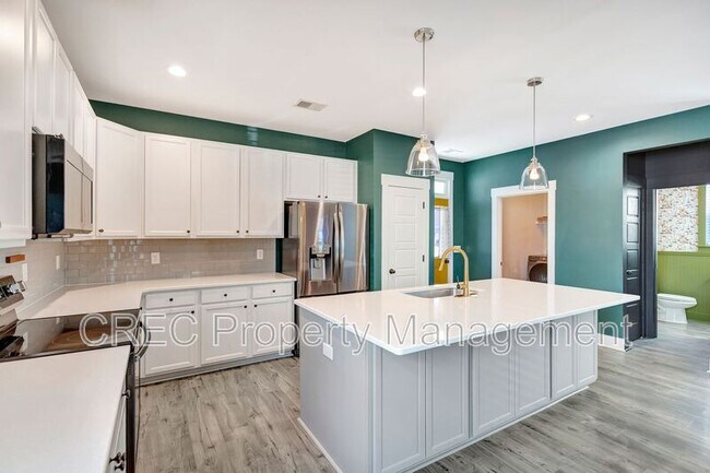 Building Photo - 3988 Hillyard St