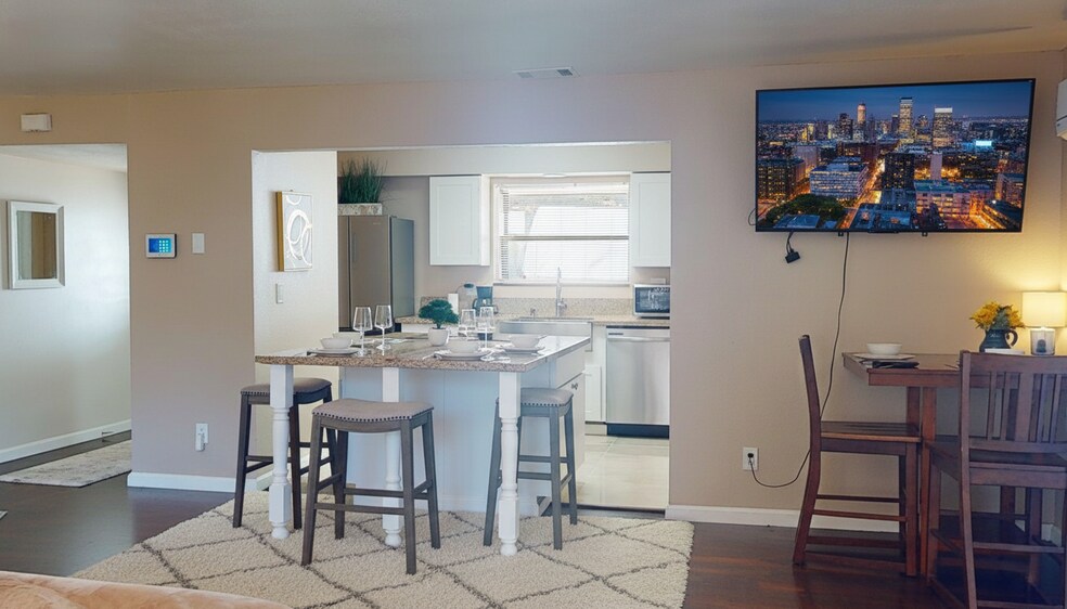 Building Photo - 15395 Lake Arthur Rd