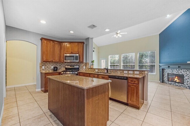 Building Photo - 7 Ebony Oaks Pl