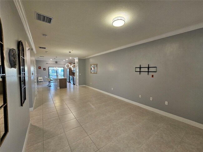 Building Photo - 7905 NW 104th Ave