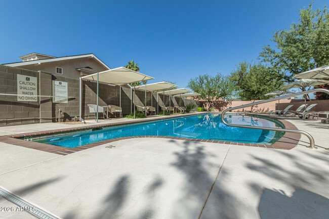 Building Photo - 1326 N Central Ave