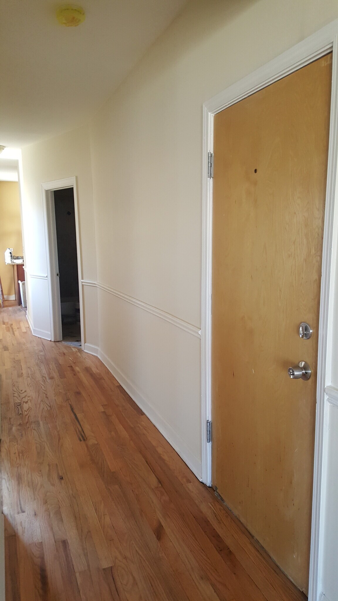 Building Photo - 2243 W Rosemont Ave