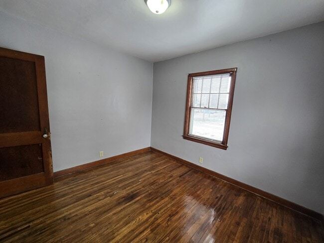 Building Photo - 401 Charles St