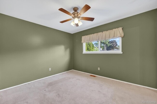 Building Photo - 11223 Hemlock Dr