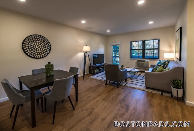 Building Photo - 757 Highland Ave