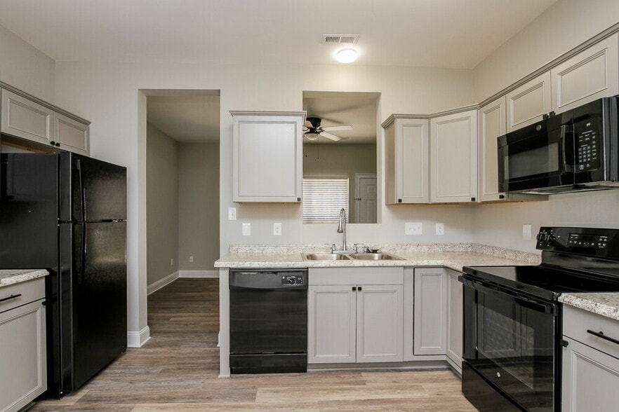 Building Photo - 7728 Royal Park Ln