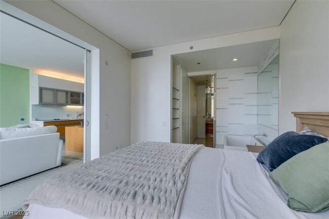 Building Photo - 3722 Las Vegas Blvd S