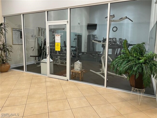 Building Photo - 6360 Aragon Way