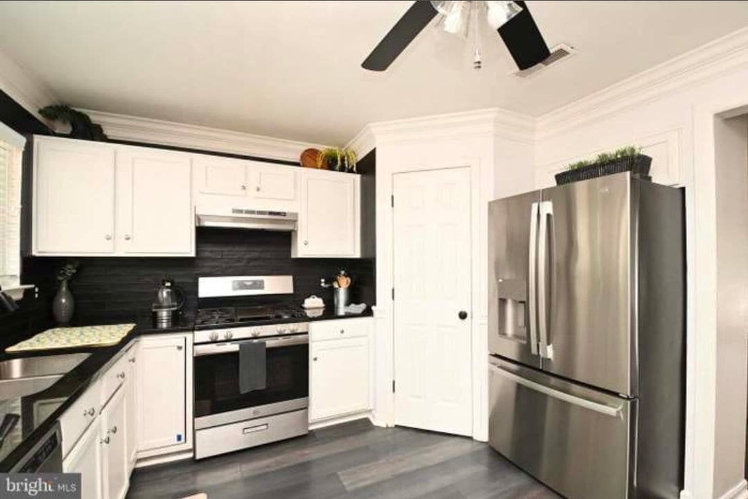Kitchen - 16889 Toms River Loop