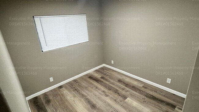 Building Photo - 730 S Haley St