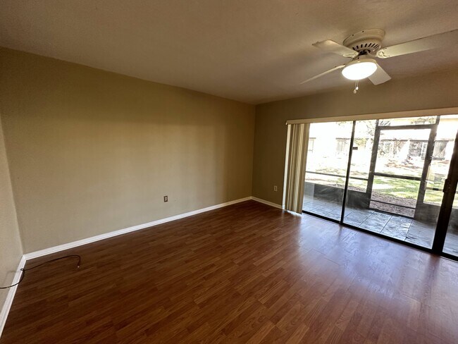 Building Photo - 2735 SW 35th Pl