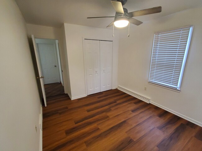 Bedroom 2 - looking to hall - 1323 W 19th St