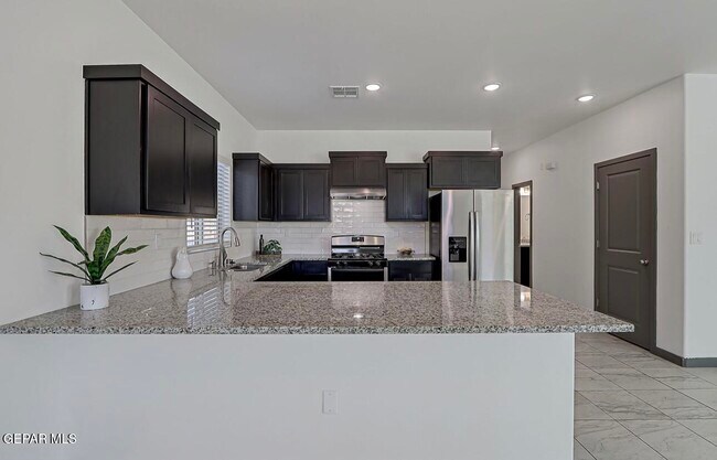 Building Photo - 4572 Mark Avizo