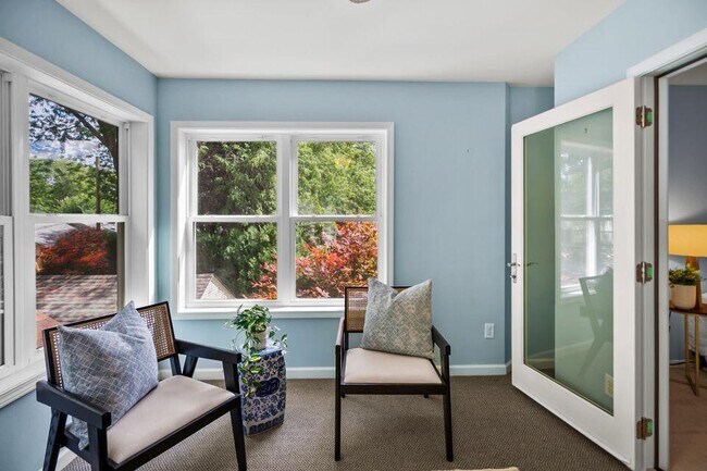 Building Photo - 5160 N Kent Ave