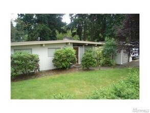 Building Photo - Mid Century 3 bedroom home in Bellevue