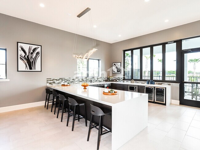 Building Photo - 945 Heavenly Drive