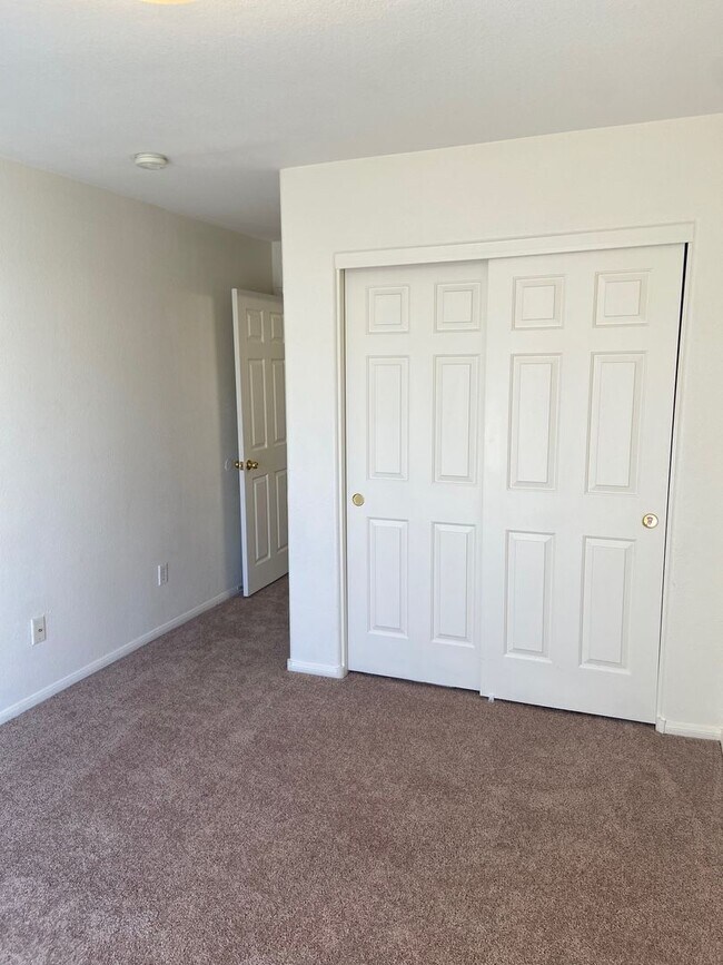 Building Photo - N. Las Vegas 2 Bedroom home