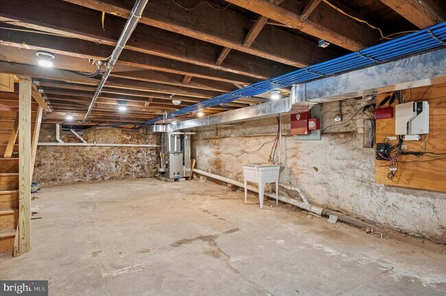 Building Photo - 2351 E York St