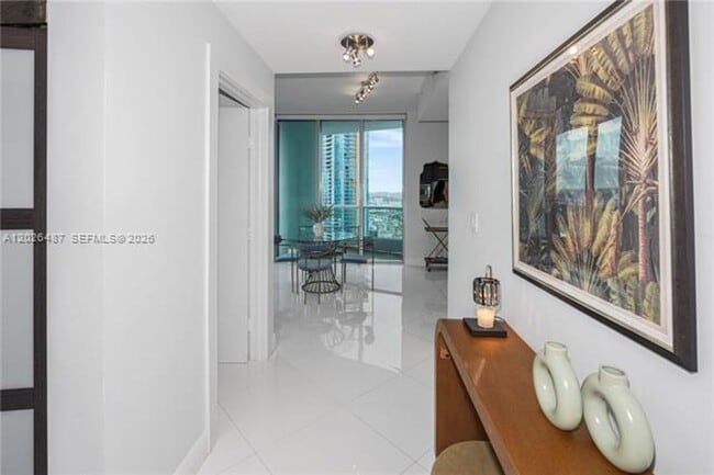 Building Photo - 900 Biscayne Blvd