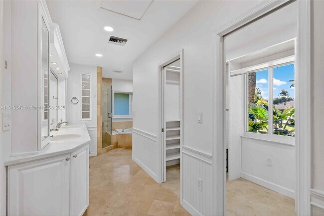 Building Photo - 6731 SW 138th St