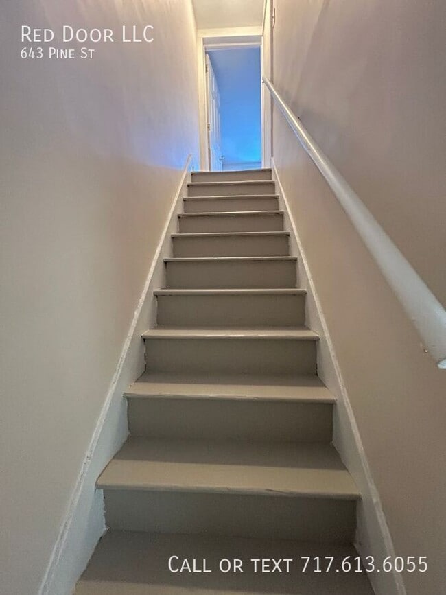 Building Photo - 643 Pine St