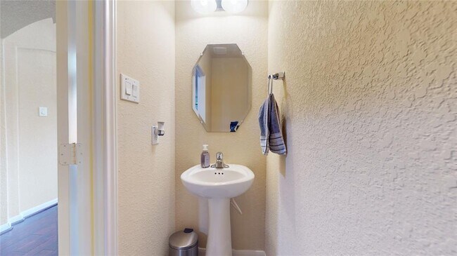 Building Photo - 28511 Pleasant Forest Dr