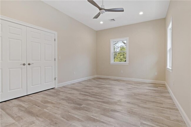 Building Photo - 595 St Paul St