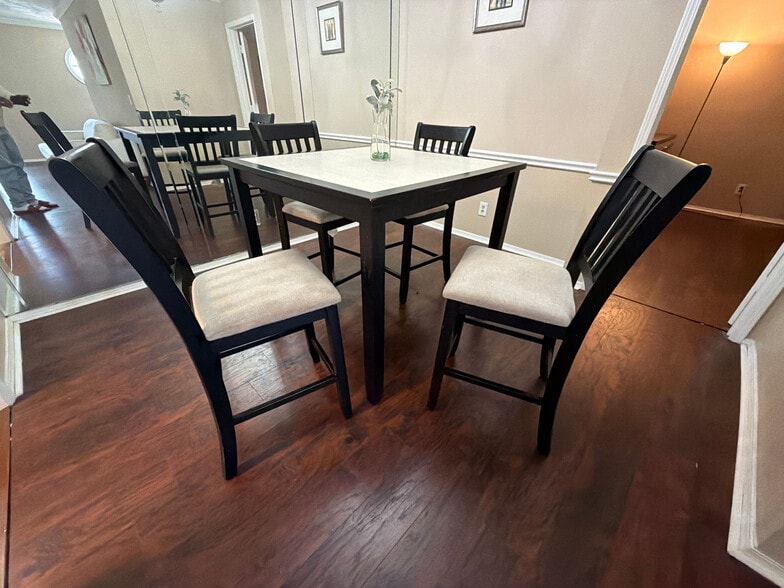 Building Photo - Room in Condo on Brockett Pl