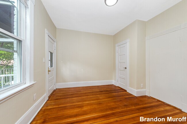 Building Photo - 44 Brackett St