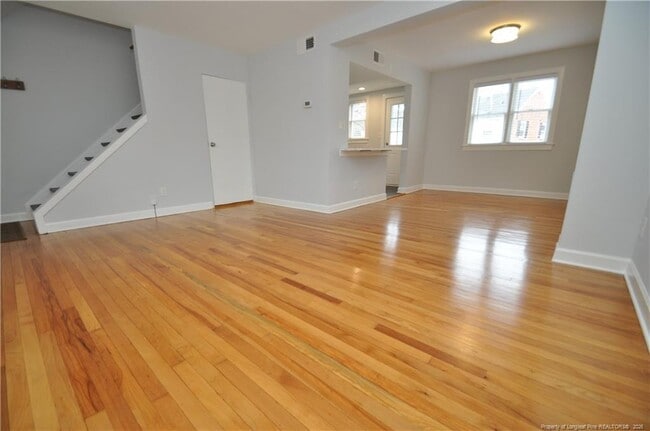 Building Photo - 1008 Nichols Dr